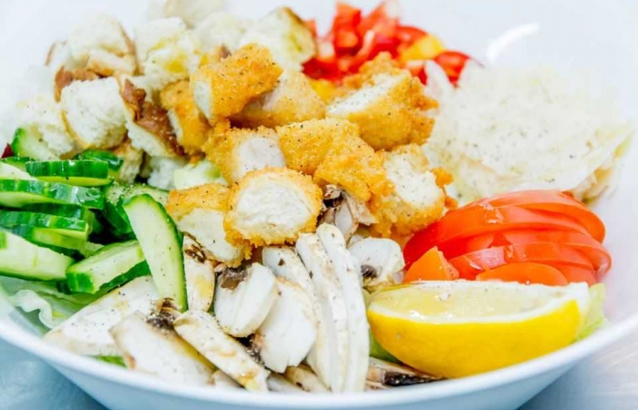 Salata cu piept de pui