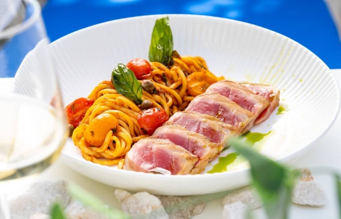 Spaghetti cu ton proaspăt